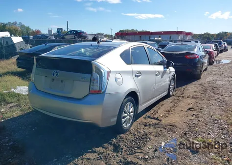 2014 Toyota Prius Plug-In z USA, uszkodzony, nr VIN JTDKN3DP6E3050779